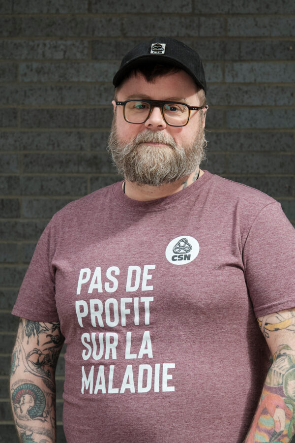 T-shirt Vraiment Public (au profit des travailleuses et travailleurs en conflit)